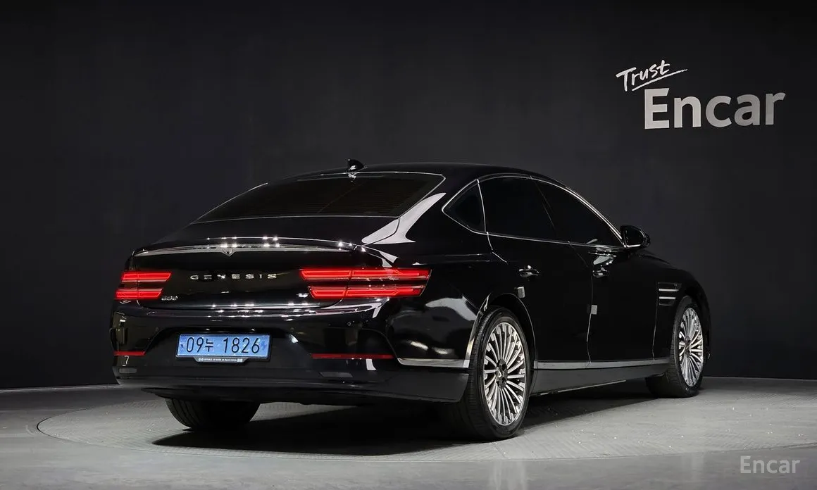 Фото 2 - Genesis G80