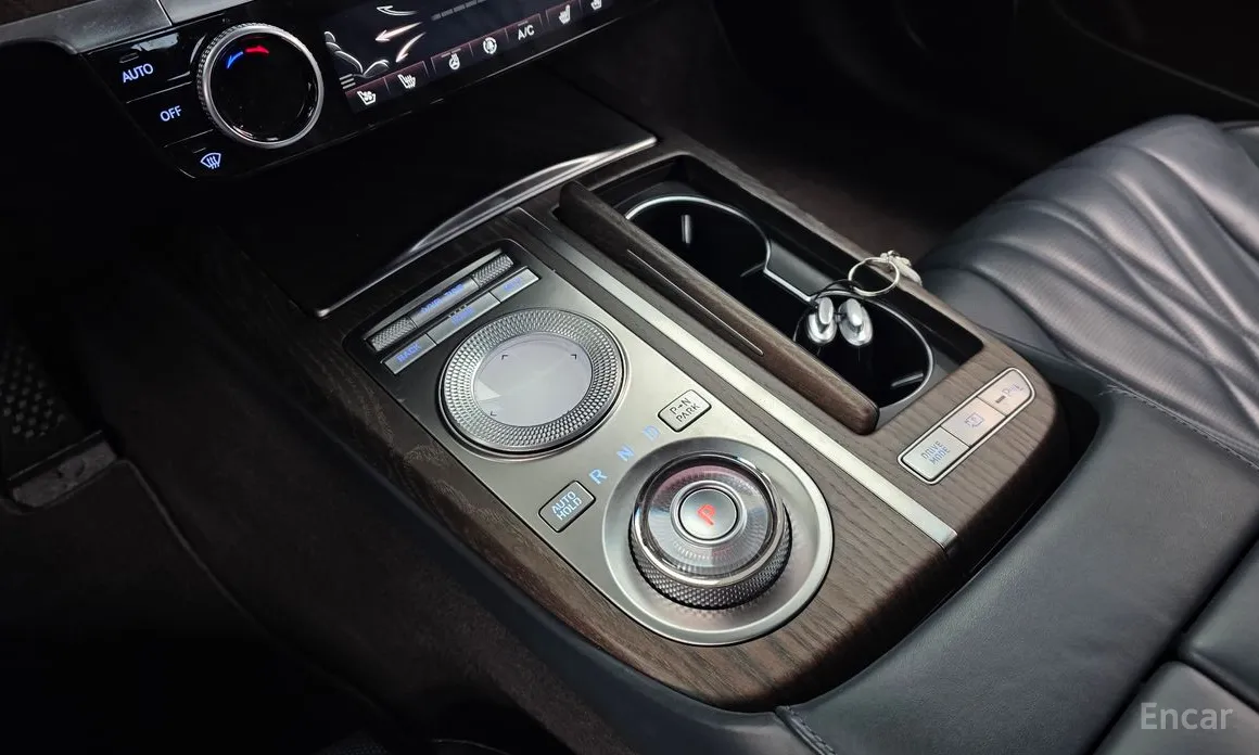 Фото 9 - Genesis G80