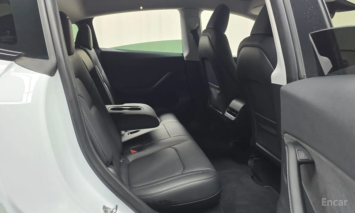 Фото 12 - Tesla Model Y