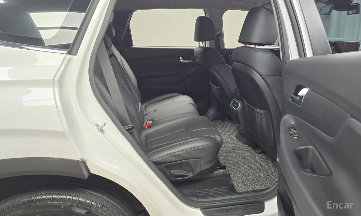 Фото 12 - Hyundai Santa Fe