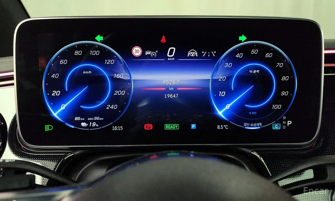 Фото 8 - Mercedes-Benz EQE