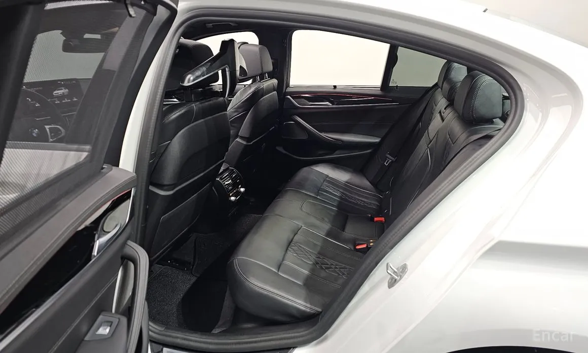 Фото 16 - BMW 5 Series