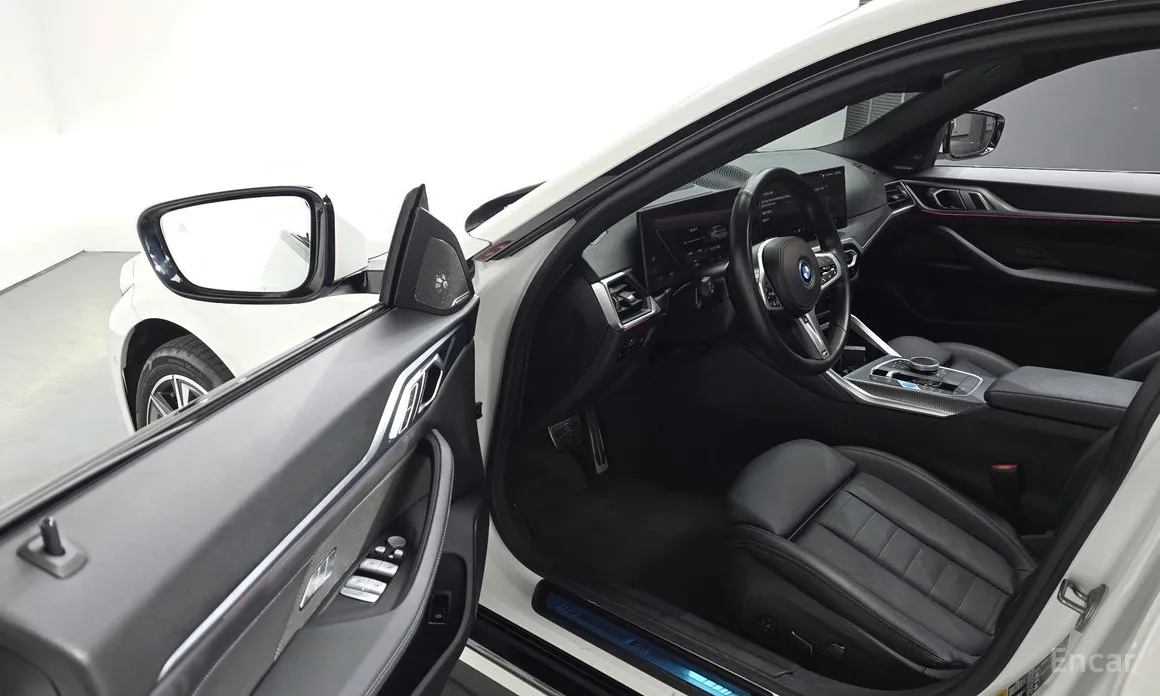 Фото 12 - BMW i4