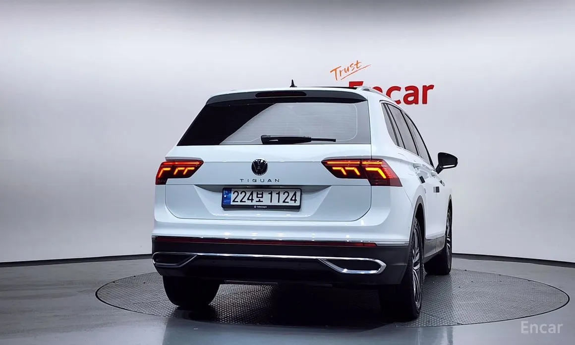 Фото 4 - Volkswagen Tiguan