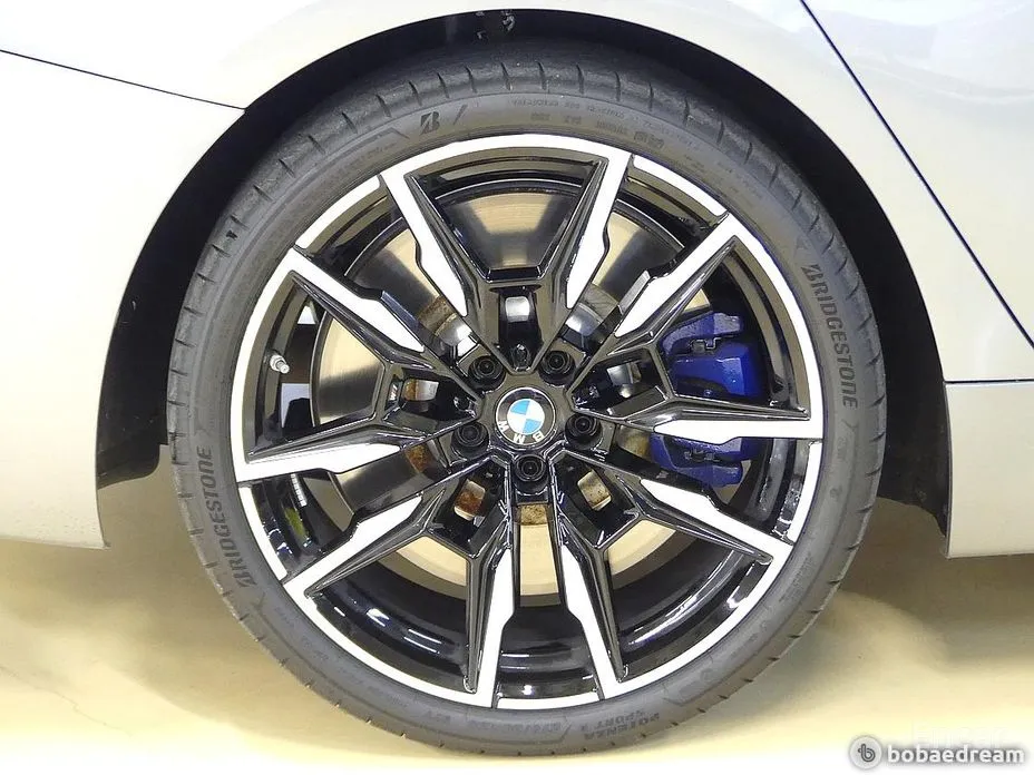 Фото 5 - BMW 8 Series