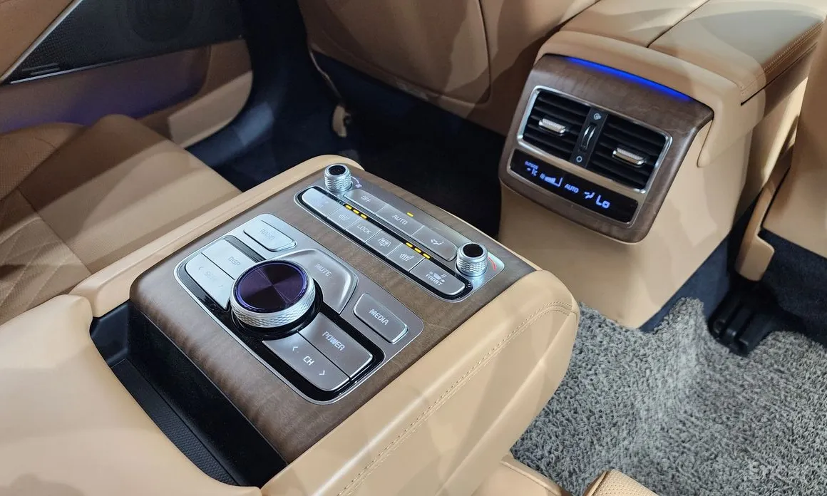 Фото 18 - Kia K9