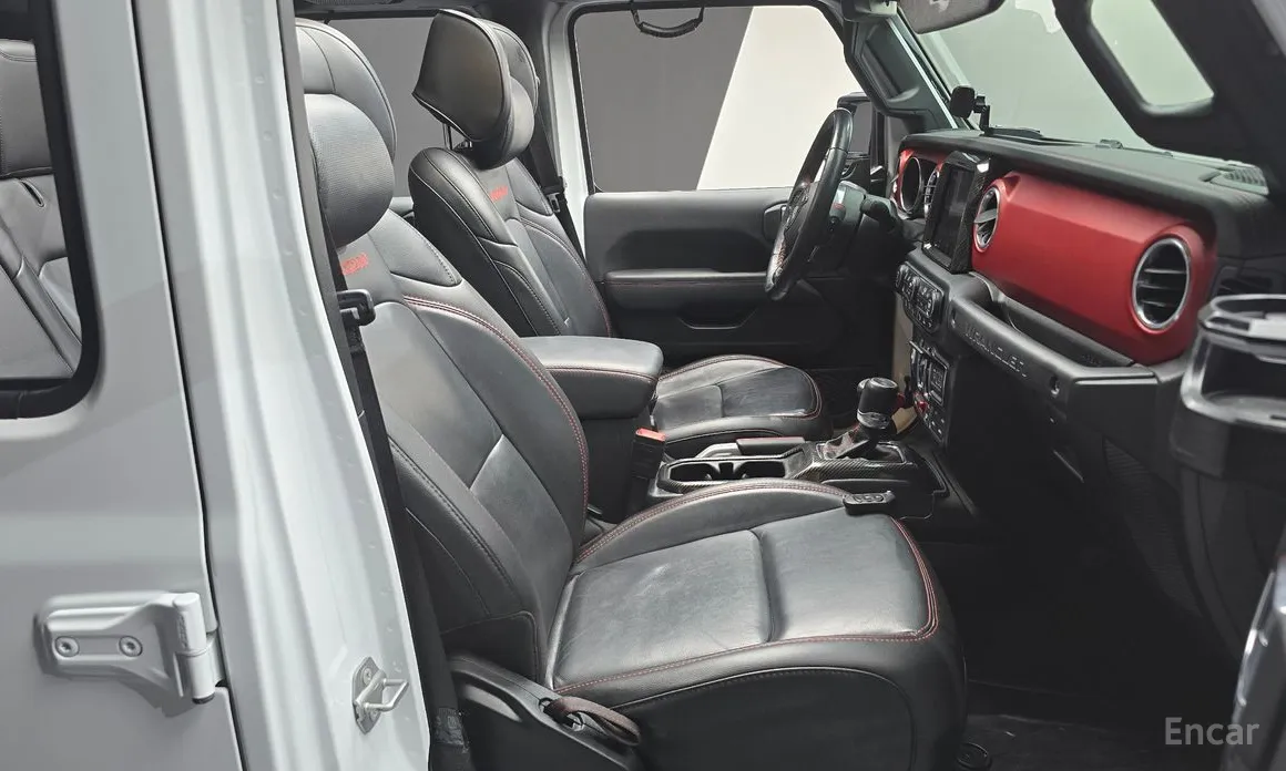 Фото 10 - Jeep Wrangler