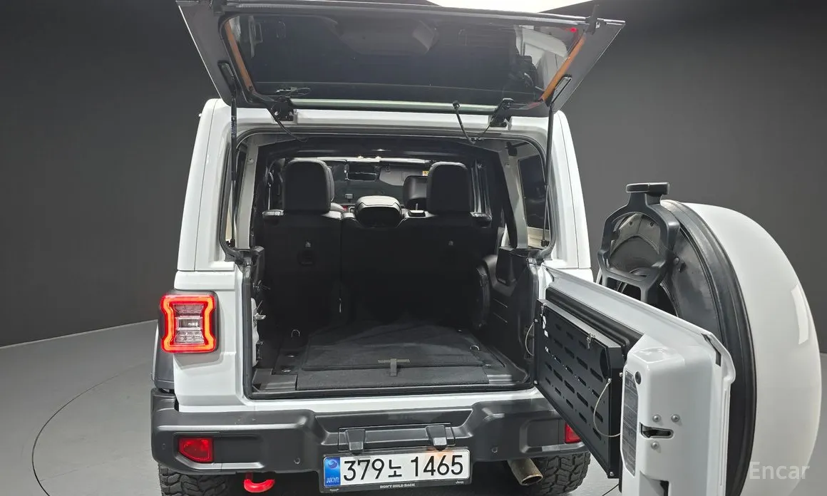 Фото 20 - Jeep Wrangler