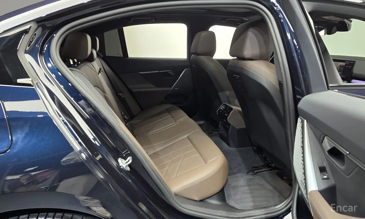 Фото 12 - BMW 5 Series