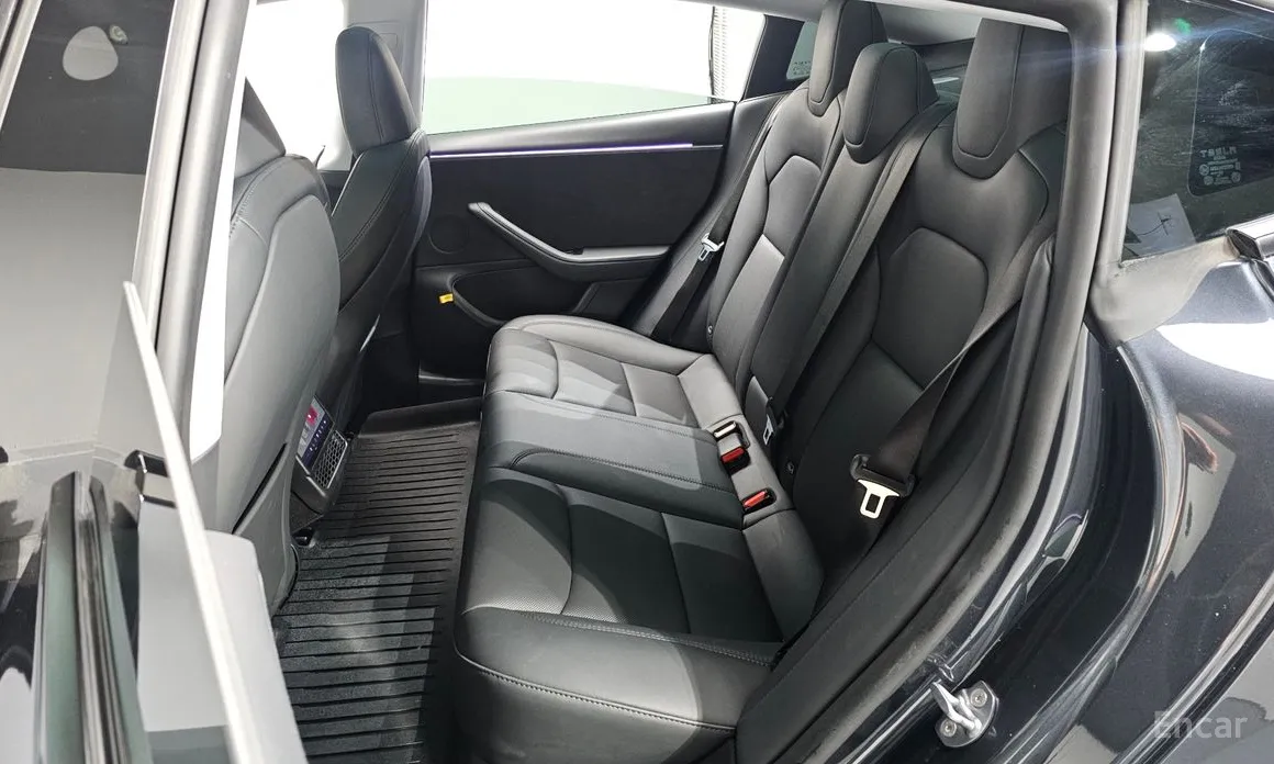 Фото 12 - Tesla Model 3