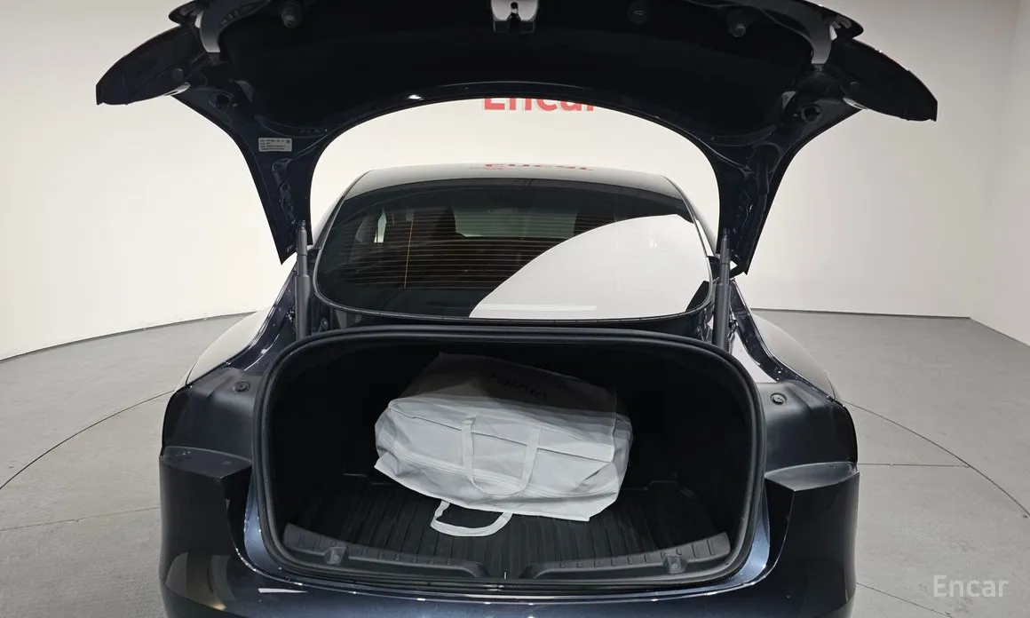 Фото 20 - Tesla Model 3