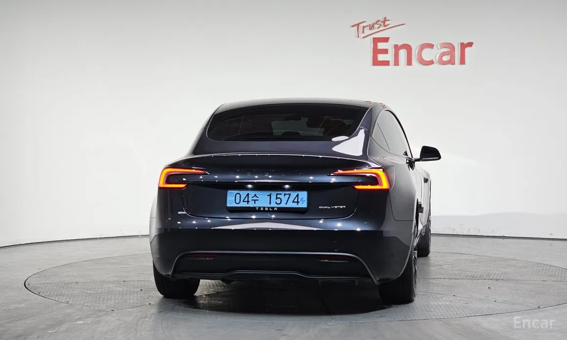 Фото 4 - Tesla Model 3