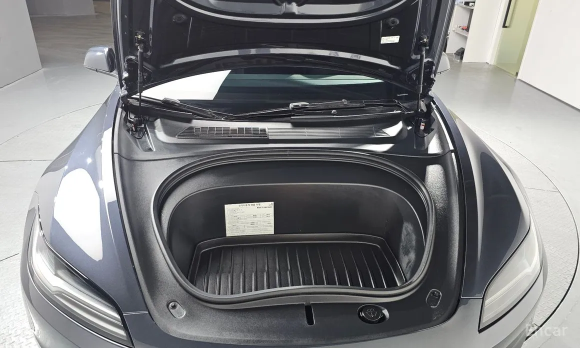 Фото 6 - Tesla Model 3