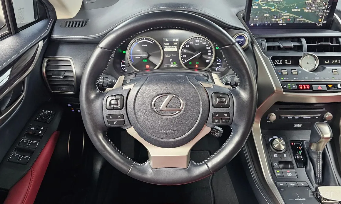 Фото 13 - Lexus NX