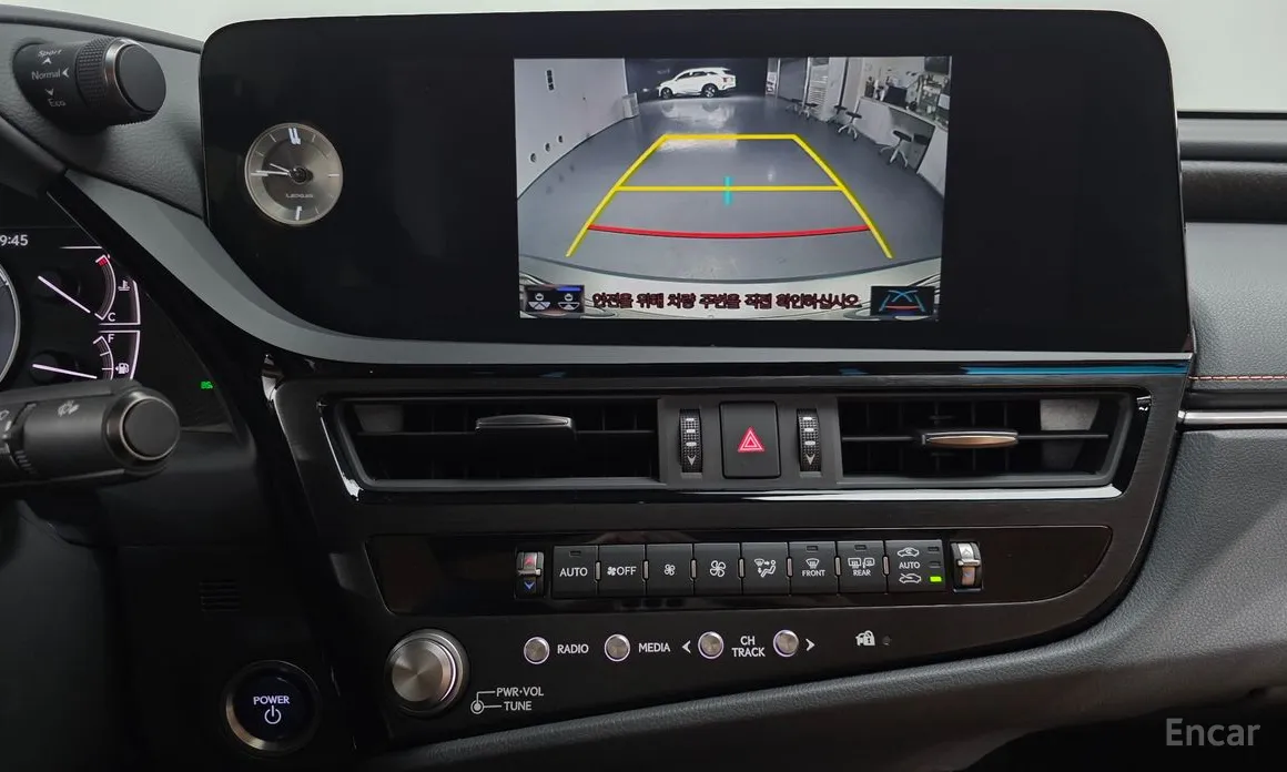 Фото 14 - Lexus ES