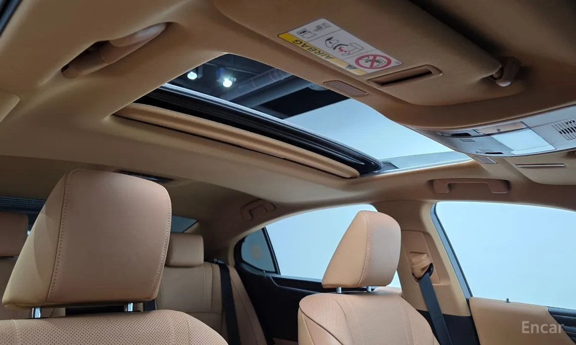 Фото 18 - Lexus ES