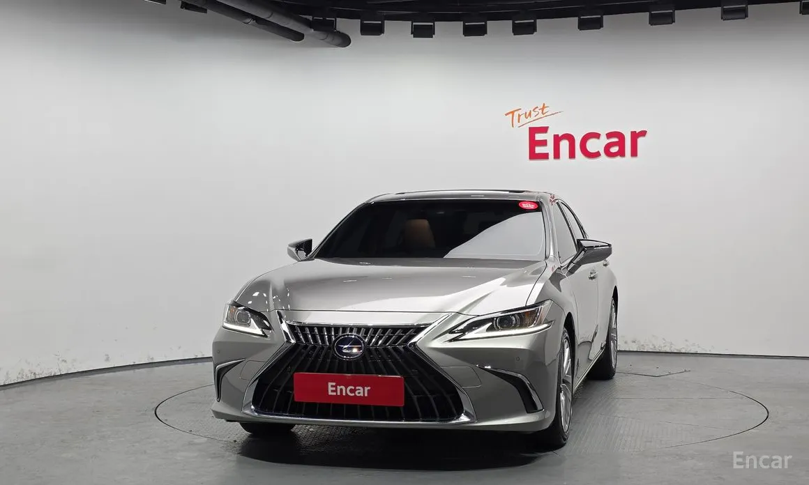 Фото 3 - Lexus ES