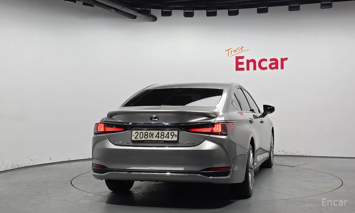 Фото 4 - Lexus ES