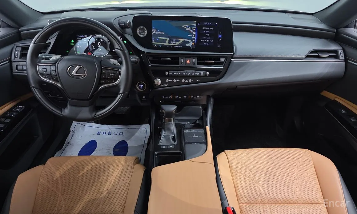 Фото 7 - Lexus ES