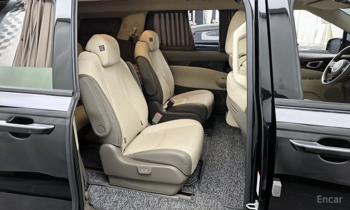 Фото 12 - Kia Carnival