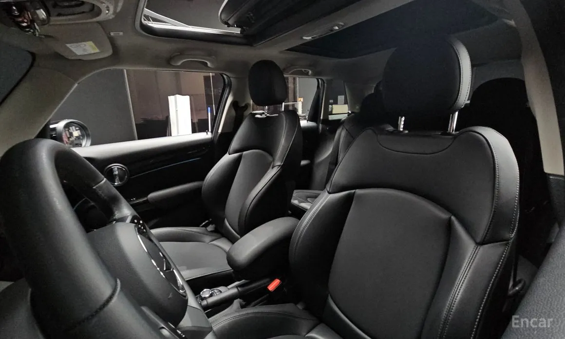 Фото 10 - Mini Cooper