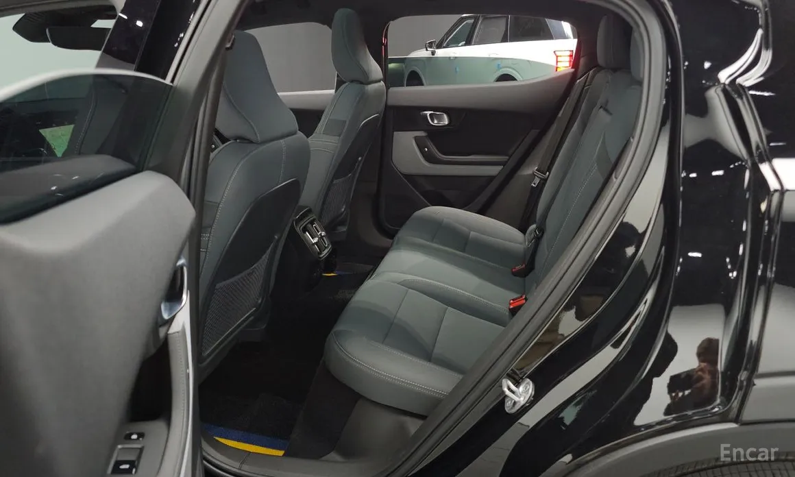 Фото 12 - Polestar 2