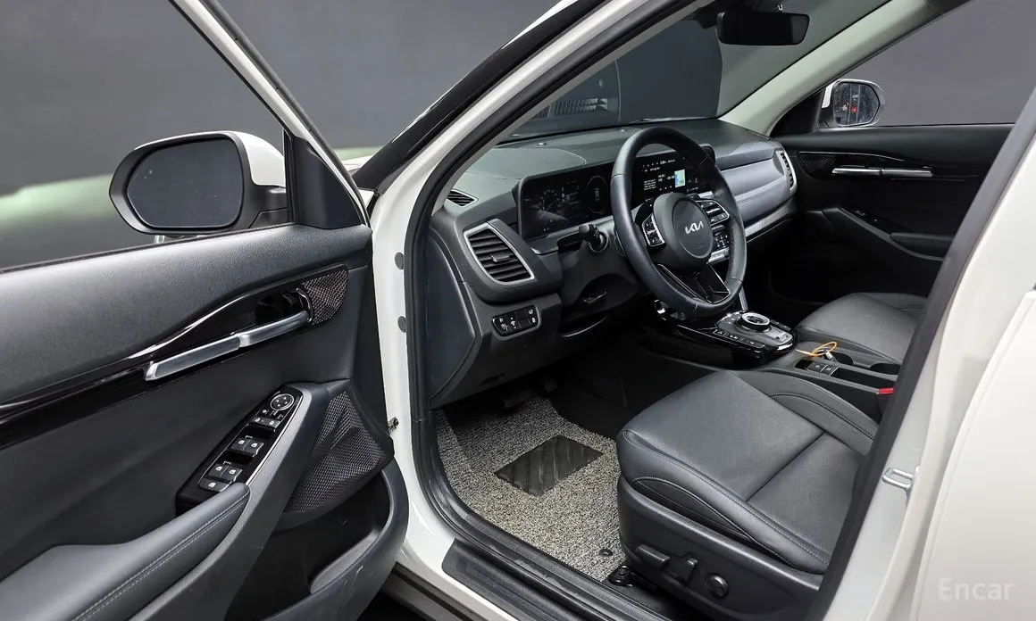 Фото 11 - Kia Seltos