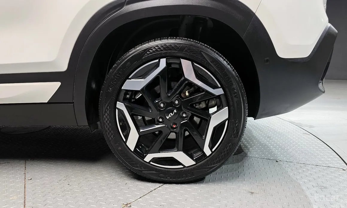 Фото 5 - Kia Seltos