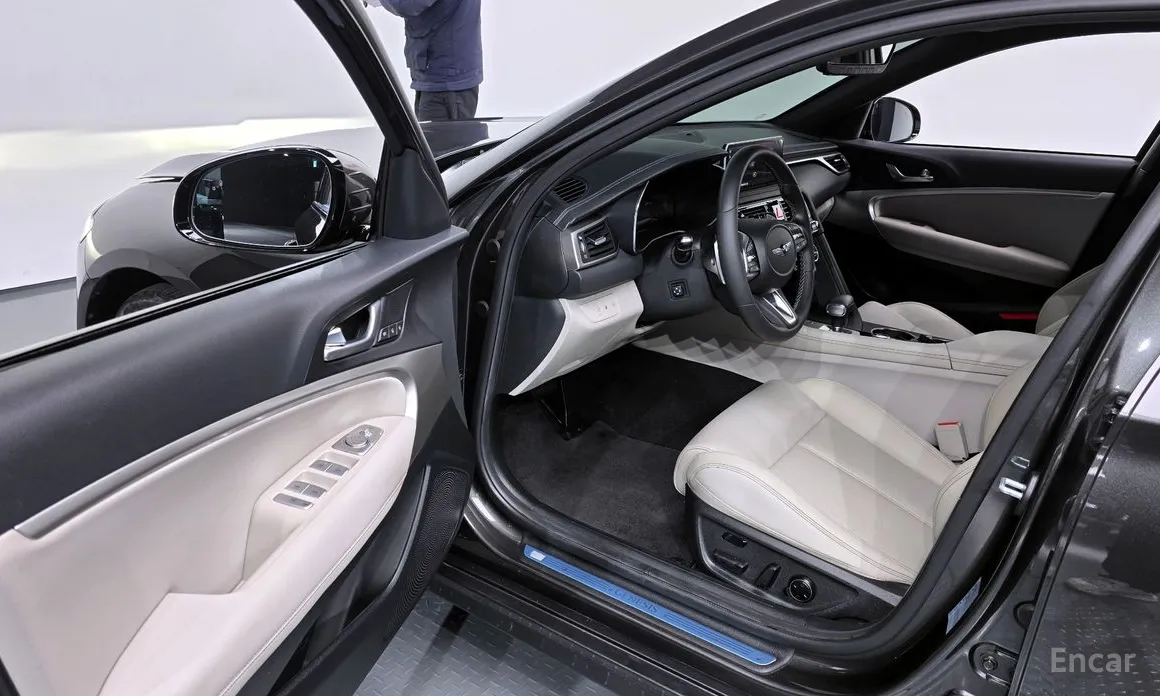 Фото 11 - Genesis G70