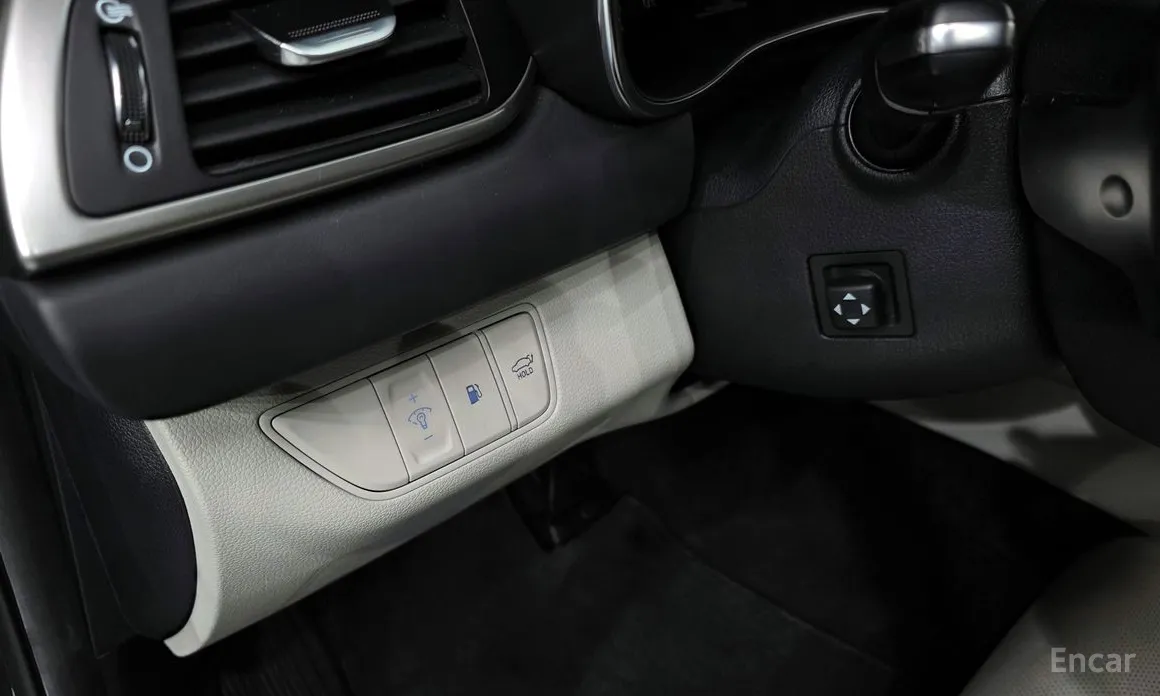 Фото 16 - Genesis G70