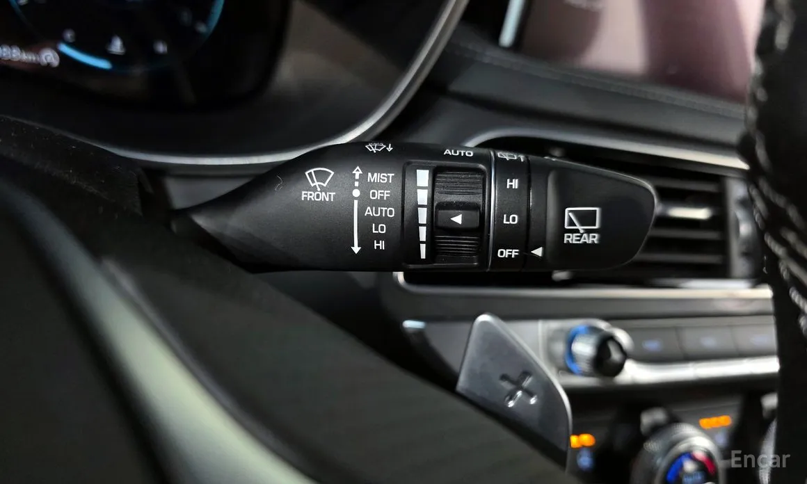 Фото 18 - Genesis G70