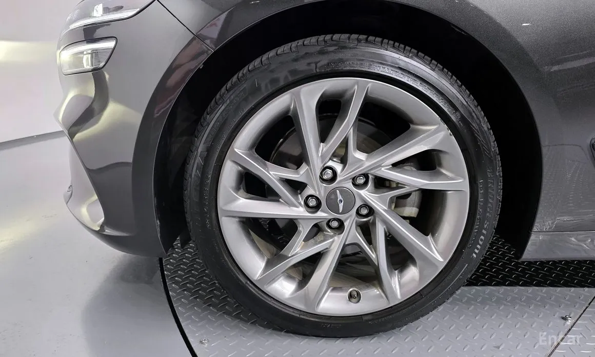 Фото 5 - Genesis G70