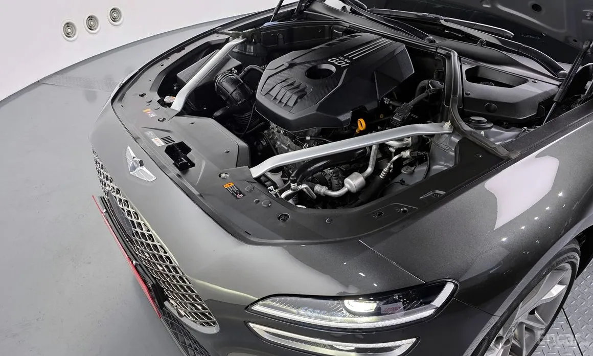 Фото 6 - Genesis G70