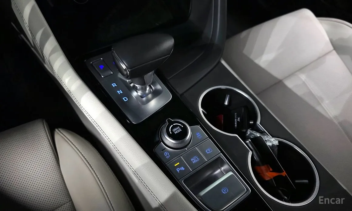 Фото 9 - Genesis G70