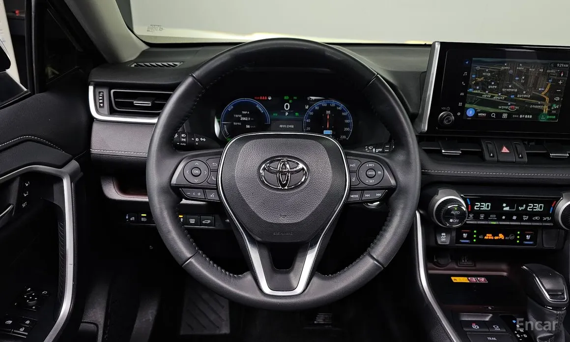 Фото 13 - Toyota RAV4