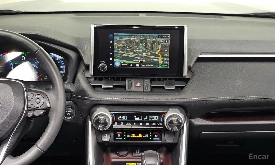 Фото 14 - Toyota RAV4