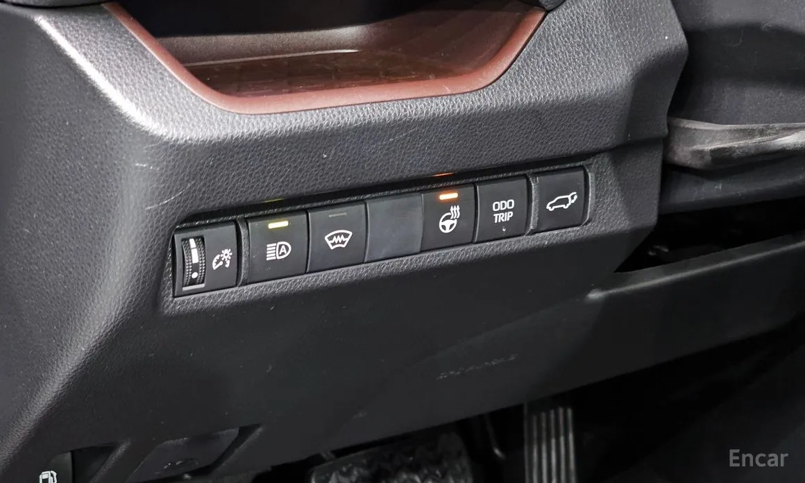 Фото 16 - Toyota RAV4