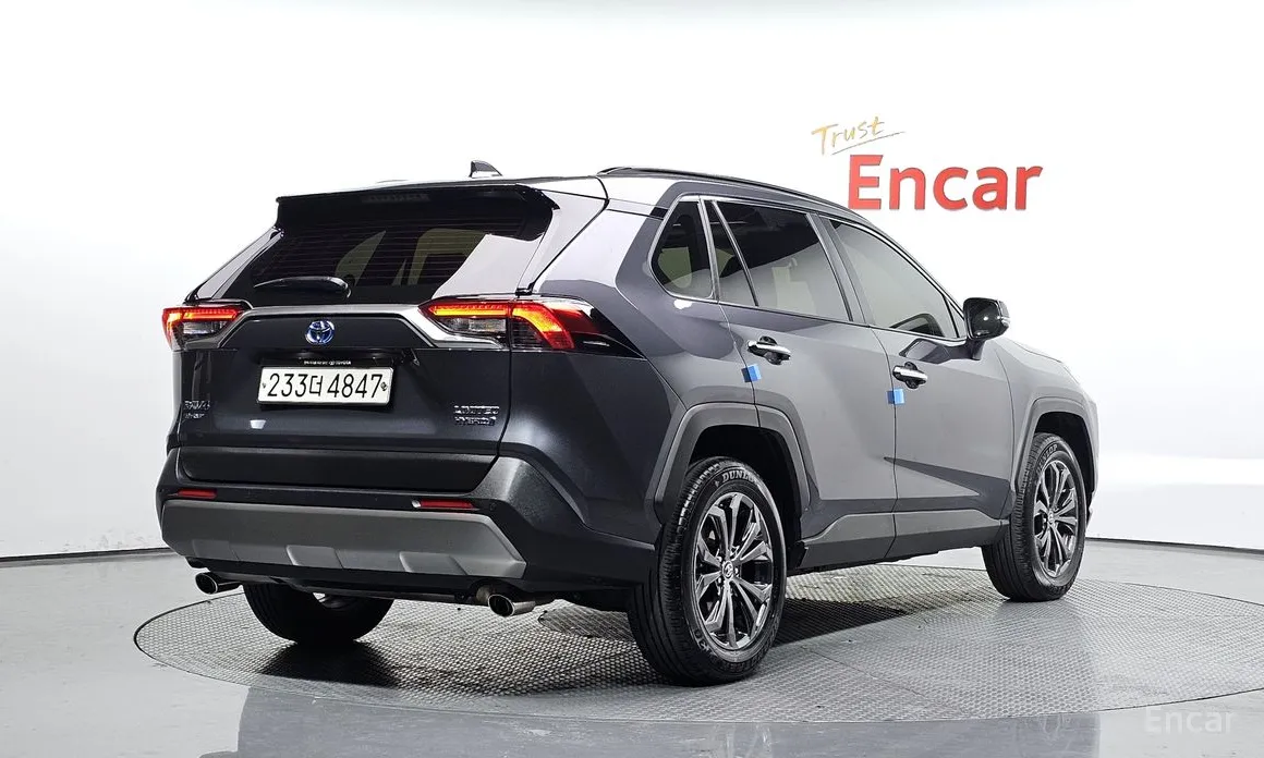 Фото 2 - Toyota RAV4