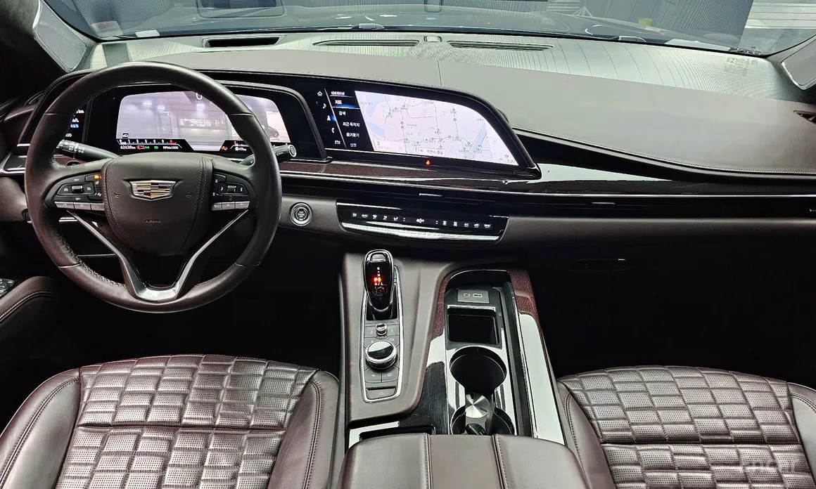 Фото 7 - Cadillac Escalade