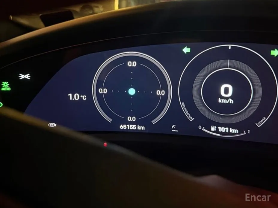 Фото 10 - Porsche Taycan