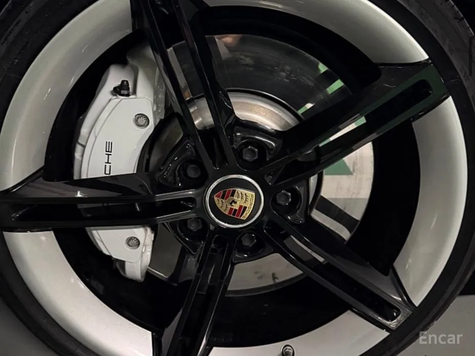 Фото 13 - Porsche Taycan