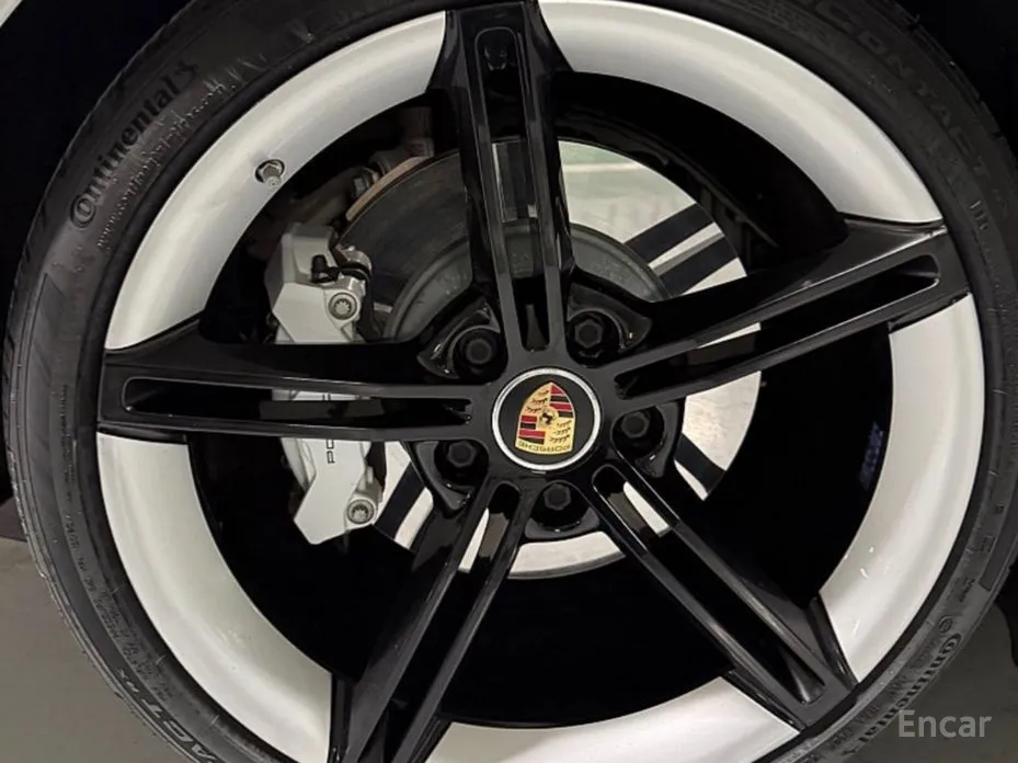 Фото 15 - Porsche Taycan