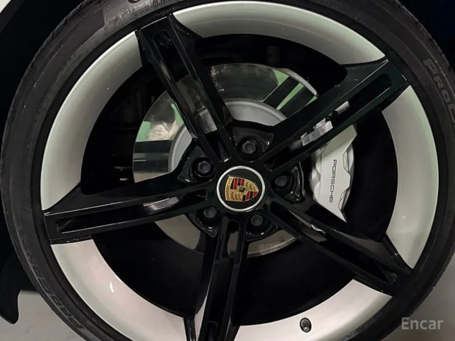 Фото 16 - Porsche Taycan