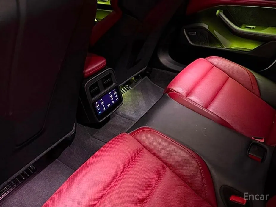 Фото 6 - Porsche Taycan