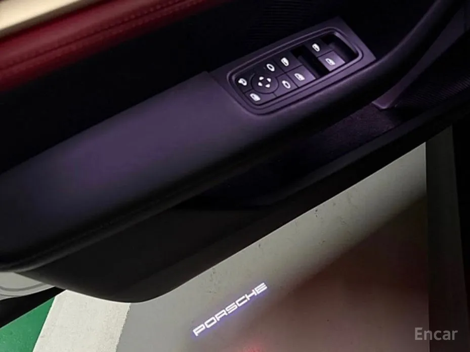 Фото 9 - Porsche Taycan