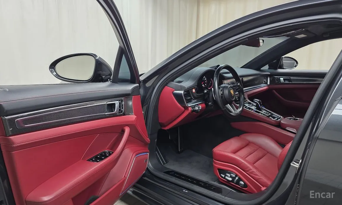 Фото 10 - Porsche Panamera