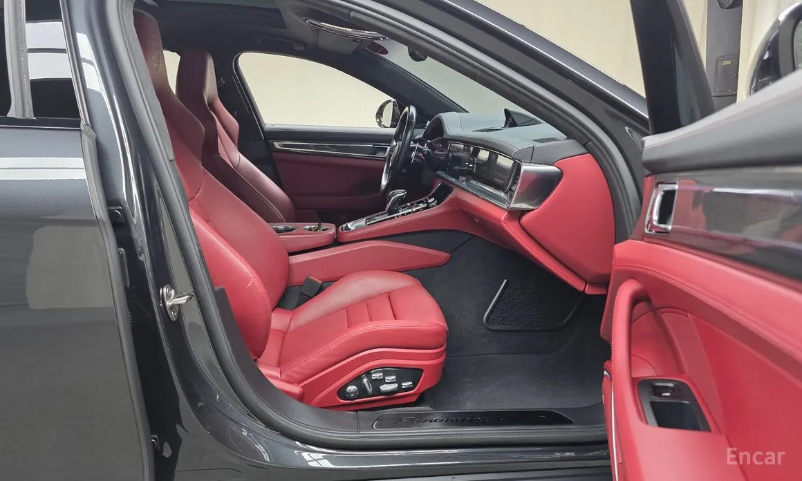 Фото 11 - Porsche Panamera