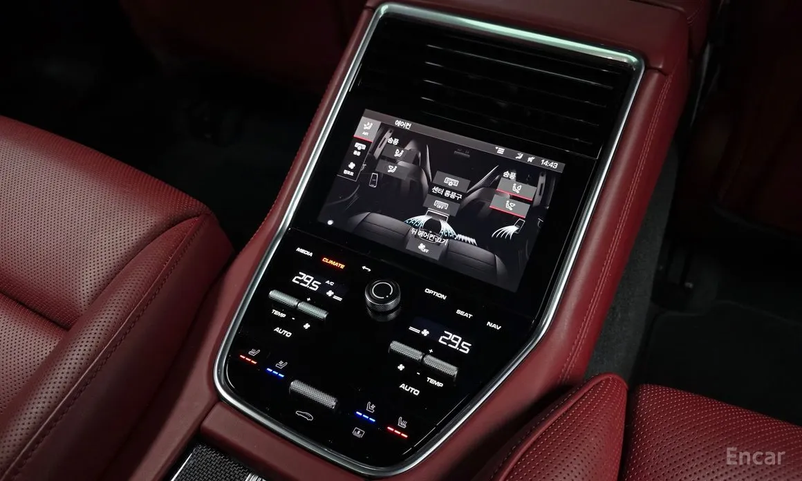 Фото 18 - Porsche Panamera