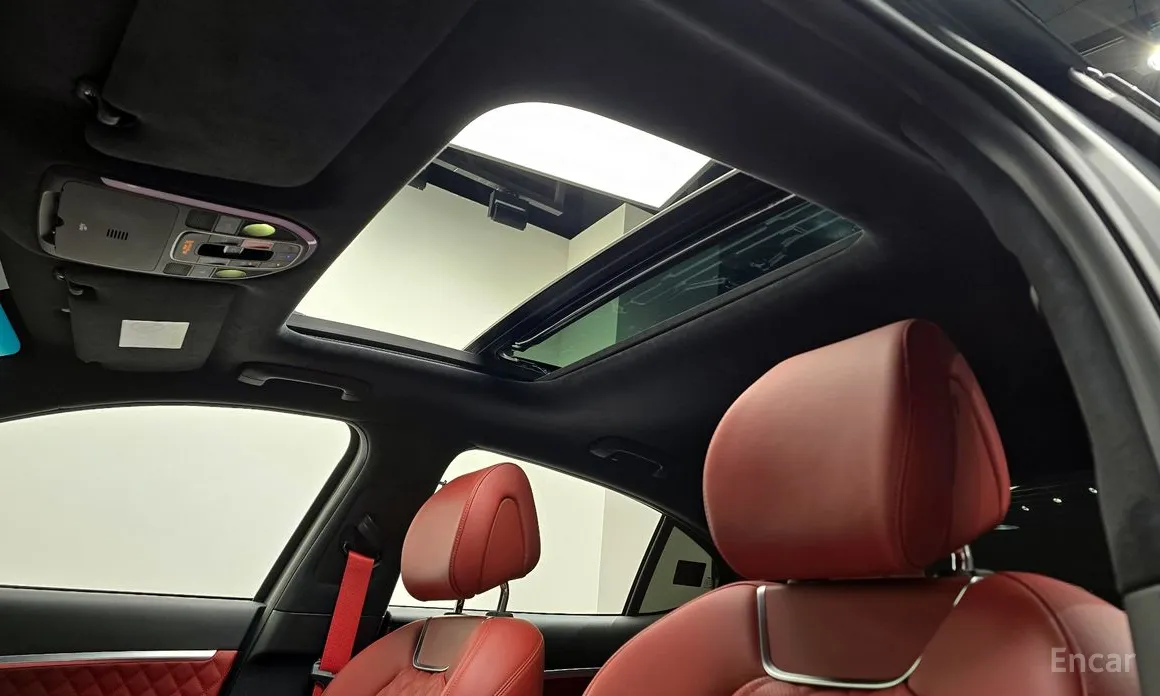 Фото 18 - Genesis G70