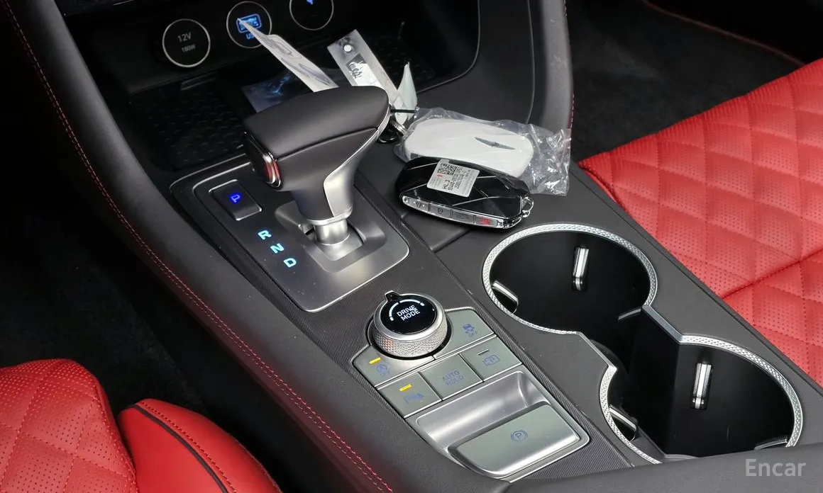 Фото 9 - Genesis G70